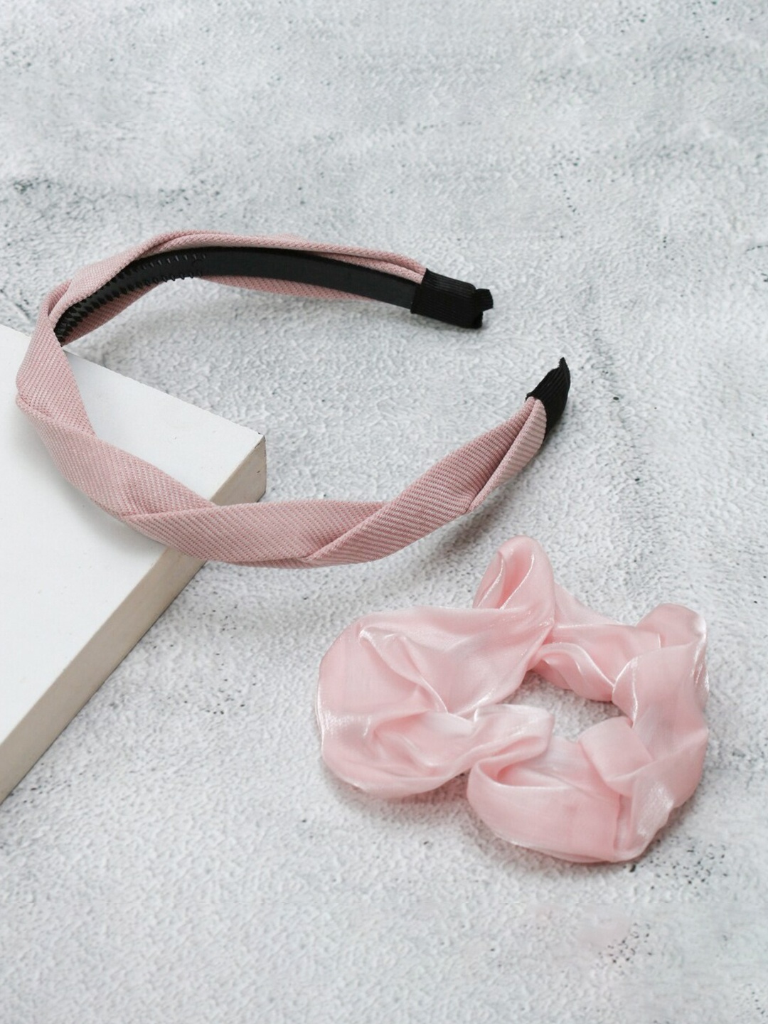 

Yellow Bee Girls Set of 2 Hair Accessory Set, Peach