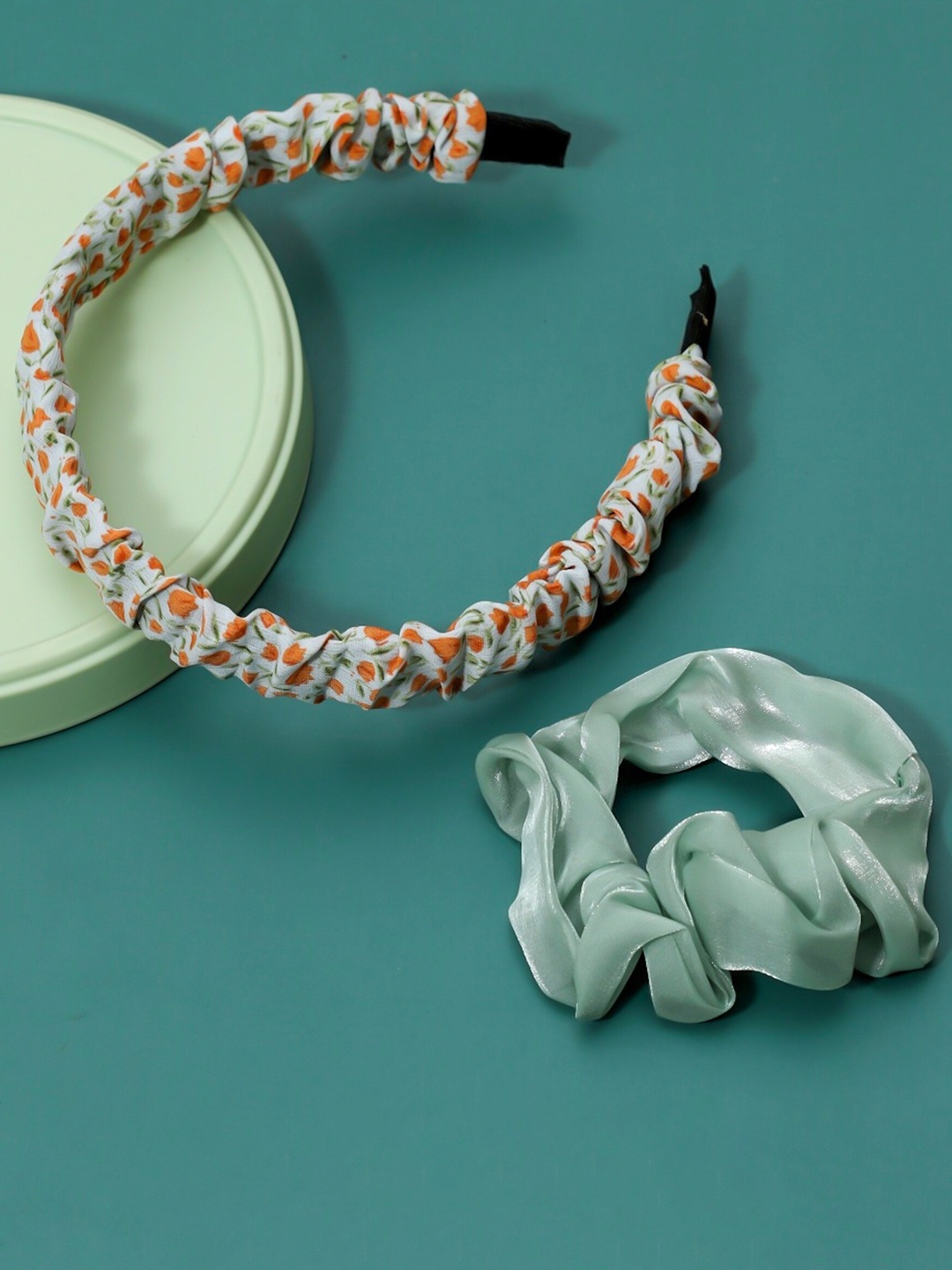 

Yellow Bee Girls Set of 2 Hair Accessory Set, Orange