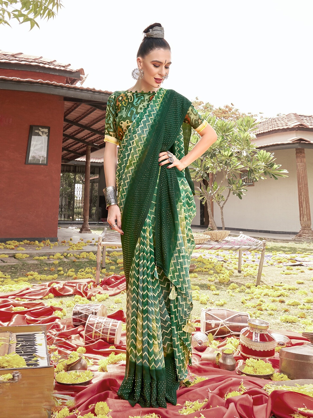 

KALINI Geometric Printed Pure Georgette Saree, Green