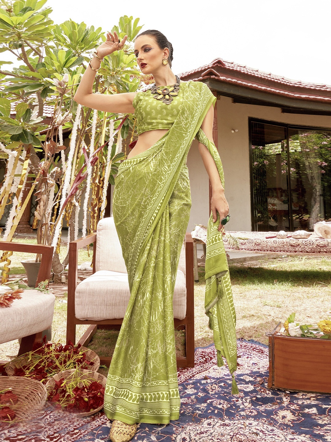 

KALINI Abstract Printed Saree, Green