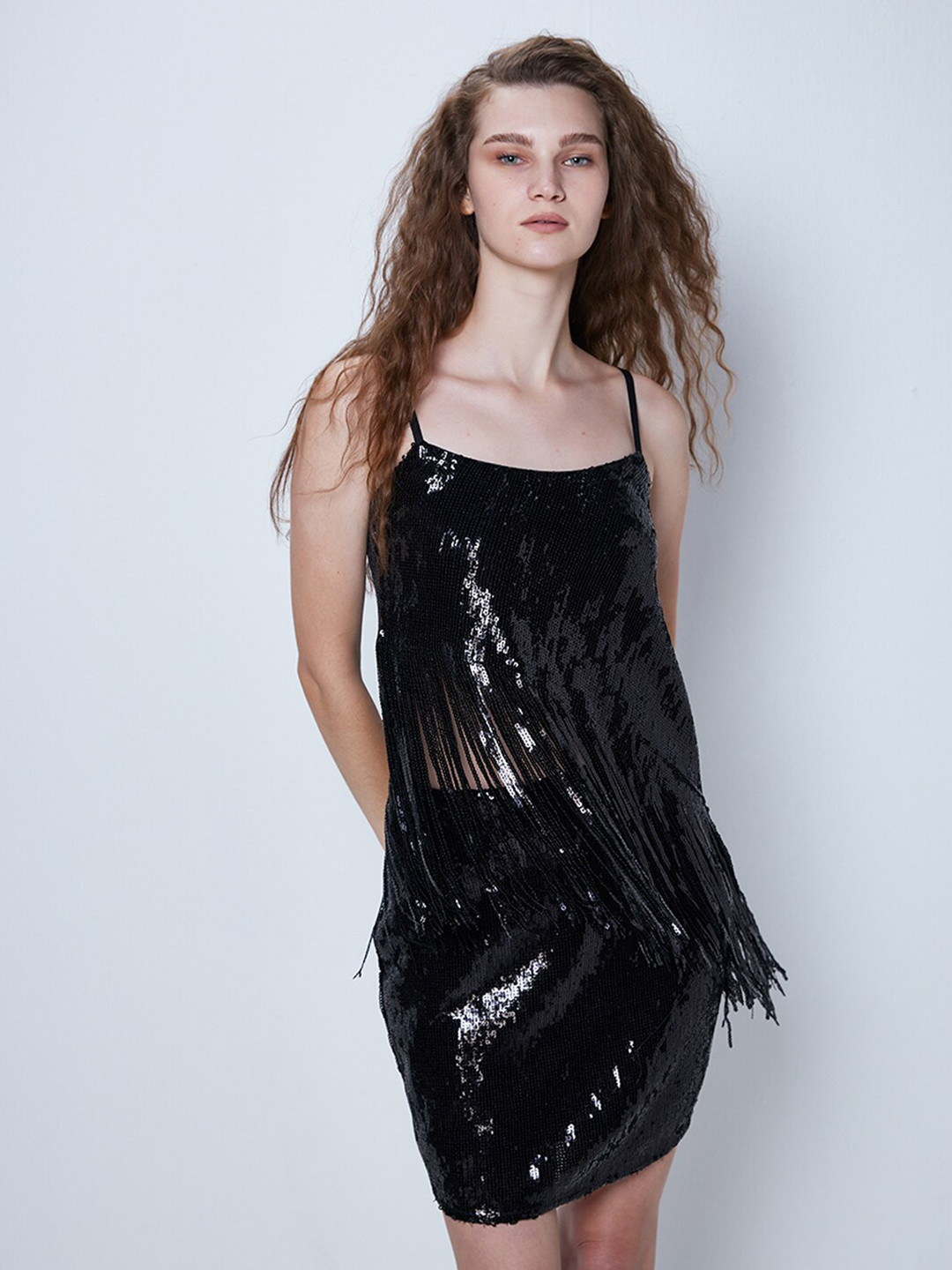 

COVER STORY Black Sleeveless Sequinned Fringed Top
