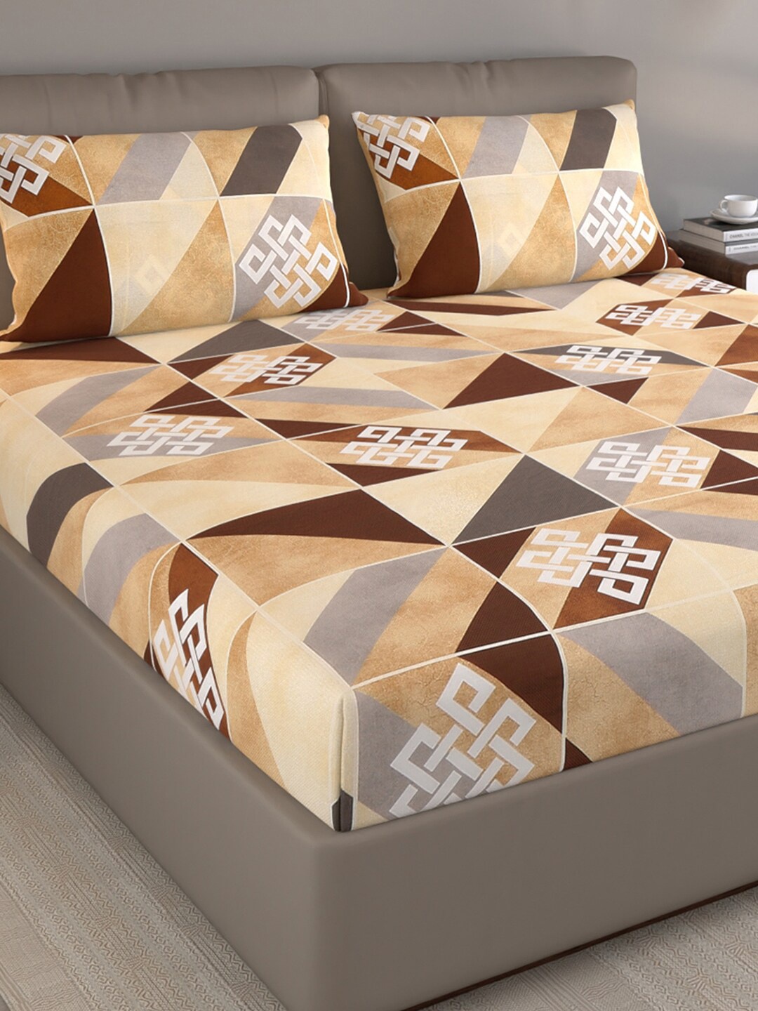 

Monte Carlo Brown Geometric Pure Cotton 140 TC Queen Bedsheet & 2 Pillow Covers