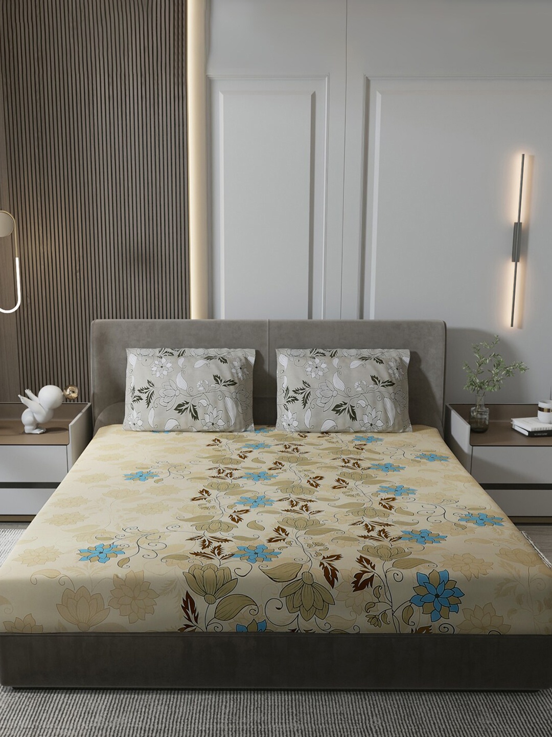 

Monte Carlo Beige & Grey Floral Pure Cotton 180 TC King Bedsheet with 2 Pillow Covers