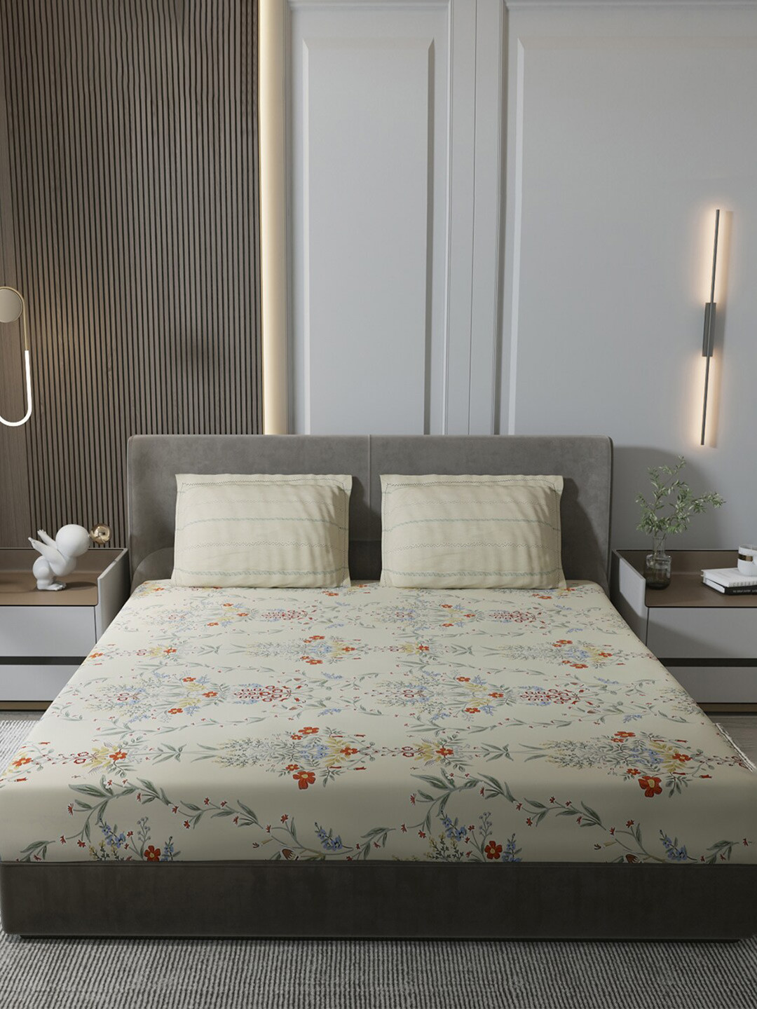 

Monte Carlo Off White & Orange Floral Pure Cotton 200 TC Queen Bedsheet & 2 Pillow Covers