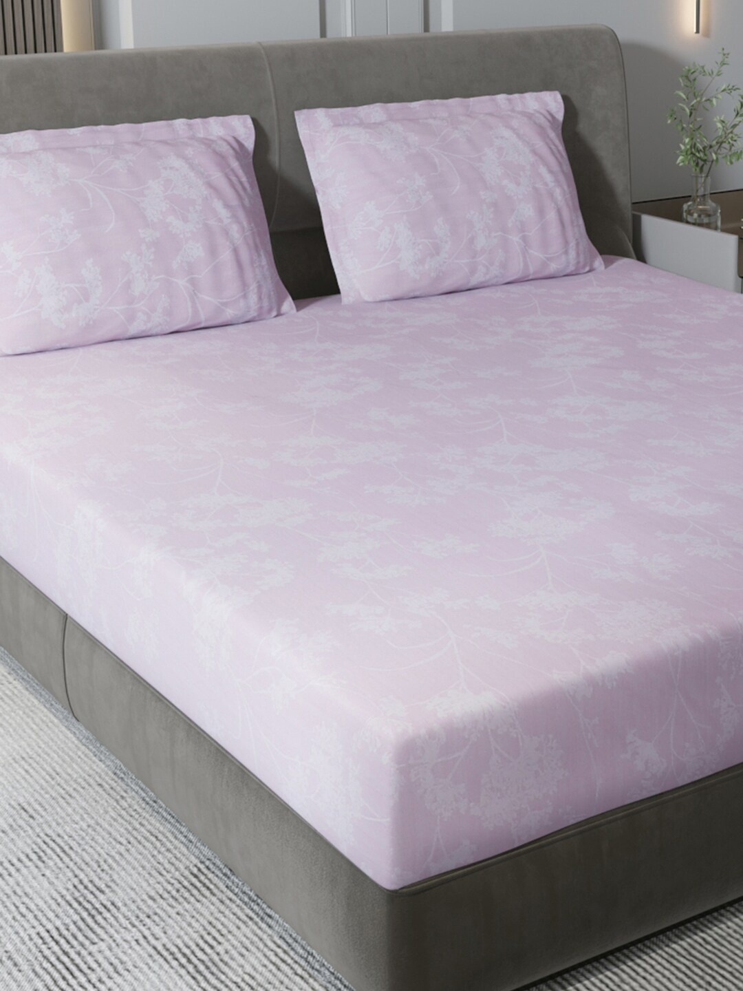 

Monte Carlo Armania White Printed Cotton 210 TC King Bedsheet With 2 Pillow Covers