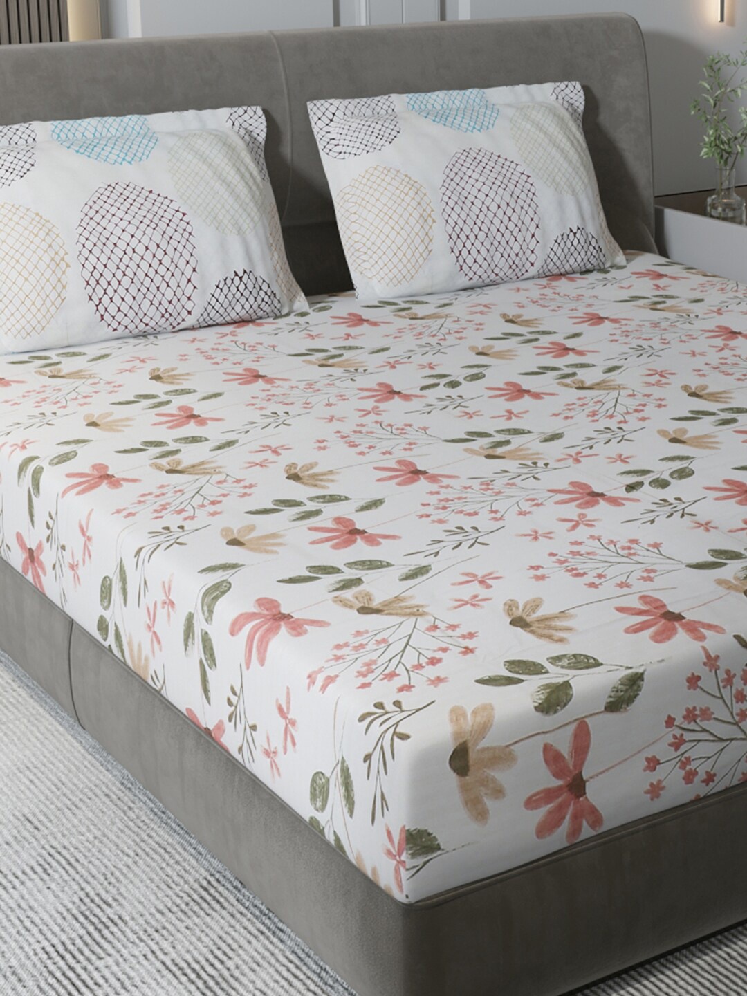 

Monte Carlo Armania White Printed Cotton 210 TC King Bedsheet With 2 Pillow Covers