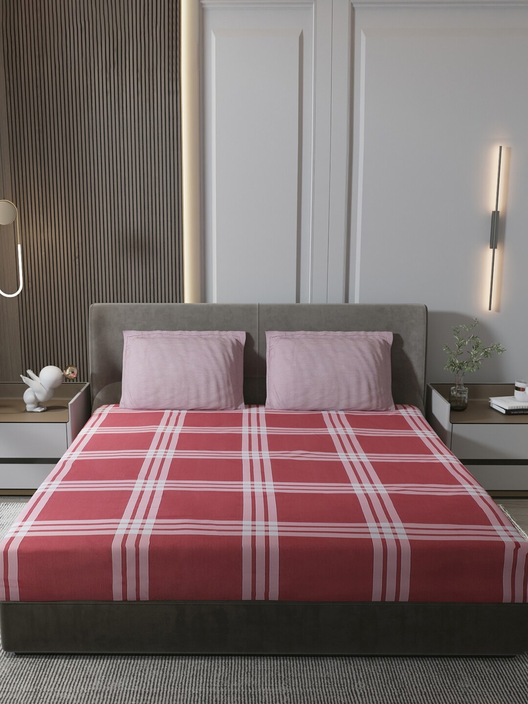 

Monte Carlo Ramona Red Printed Cotton 200 TC Queen Bedsheet With 2 Pillow Covers