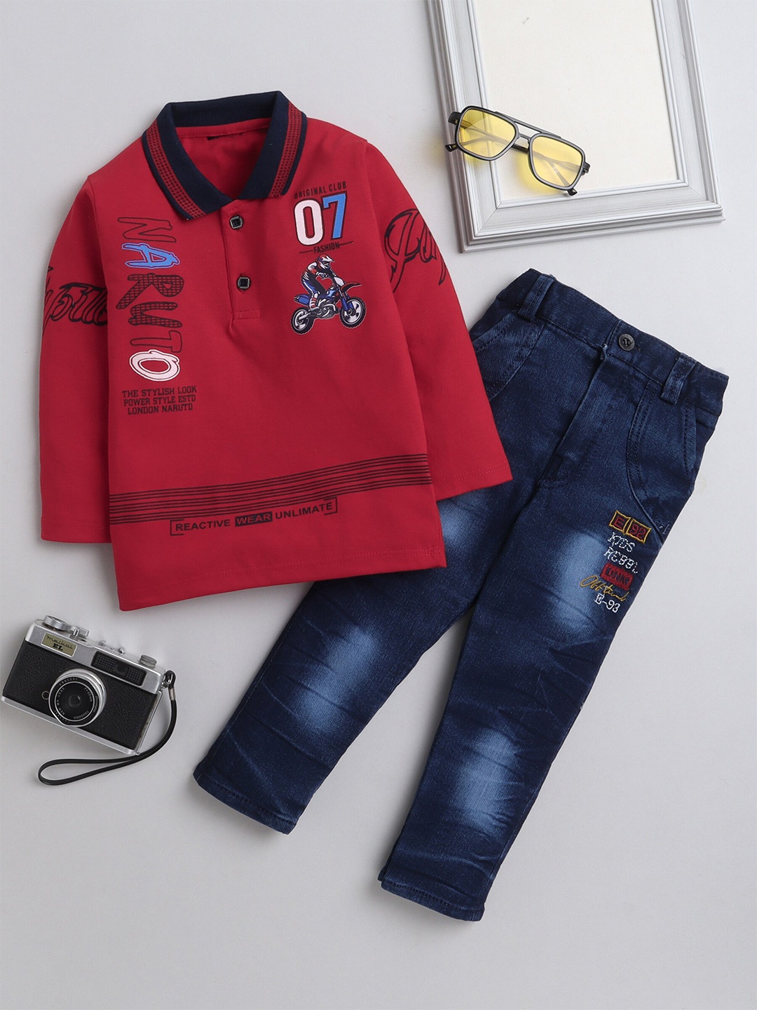 

DKGF FASHION Boys Printed T-shirt with Trousers, Red