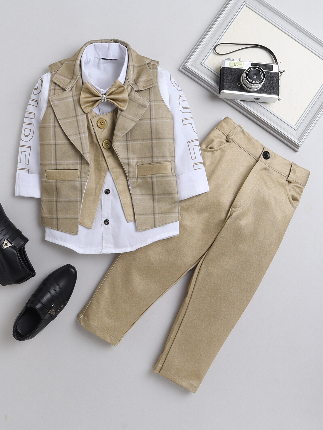 

DKGF FASHION Boys Single Breasted Party 3-Piece Suits With Bow Tie, Beige