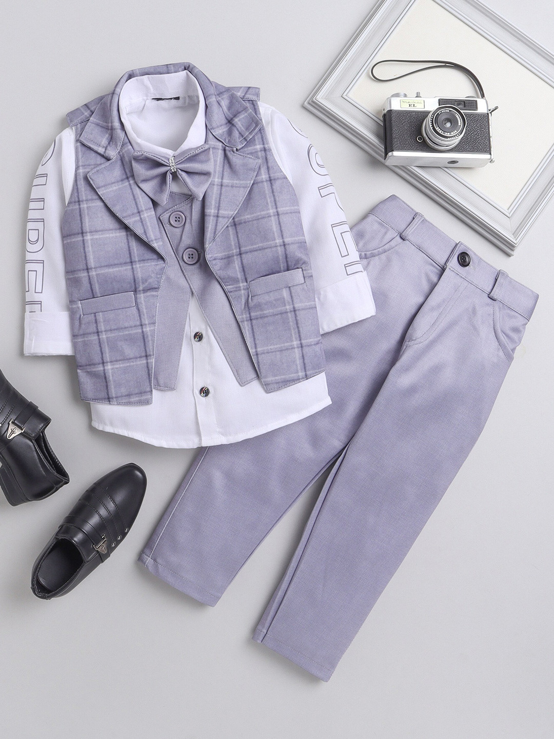 

DKGF FASHION Boys Checked 3 Piece Suit, Grey