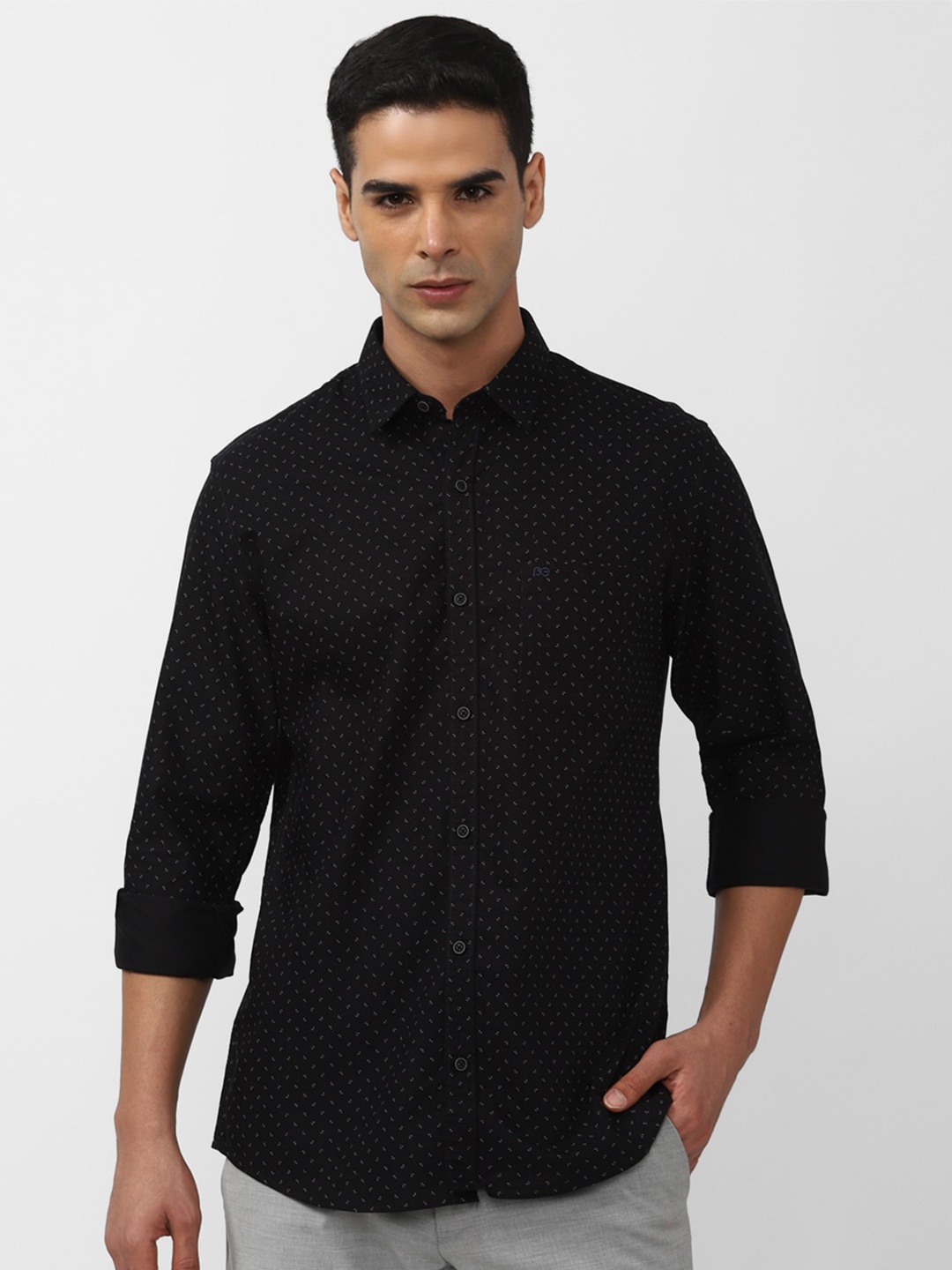 

Peter England Casuals Slim Fit Micro Ditsy Printed Pure Cotton Casual Shirt, Black