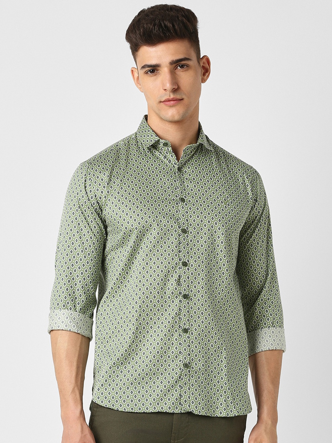 

V Dot Geometric Printed Slim Fit Pure Cotton Casual Shirt, Green