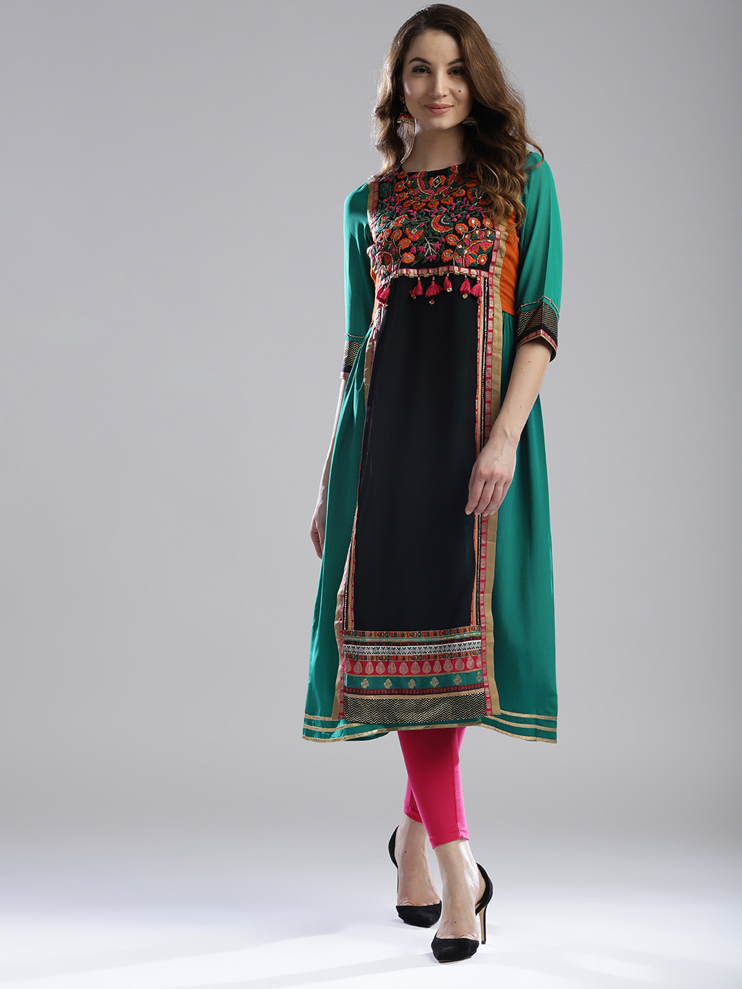 

W Women Green & Black Embroidered Layered A-Line Kurta