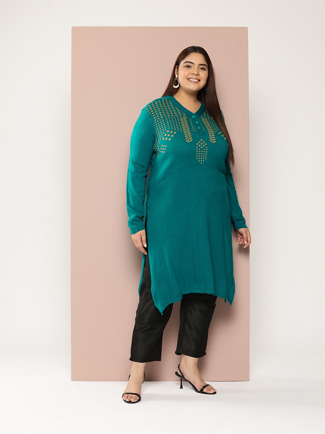 

Sztori Plus Size Geometric Woven Design Knitted Kurta, Green