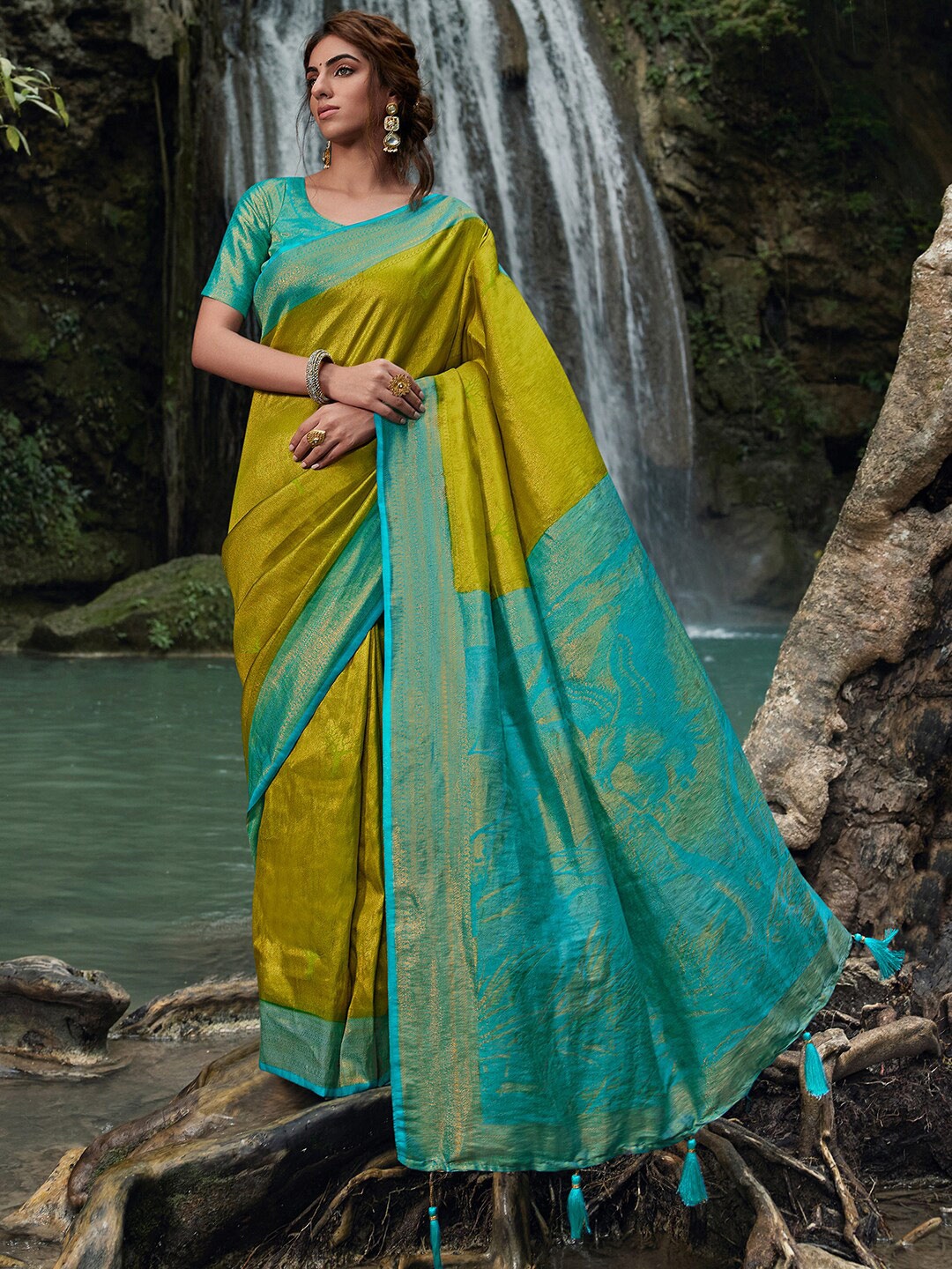 

Saree mall Lime Green & Gold-Toned Woven Design Zari Banarasi Saree