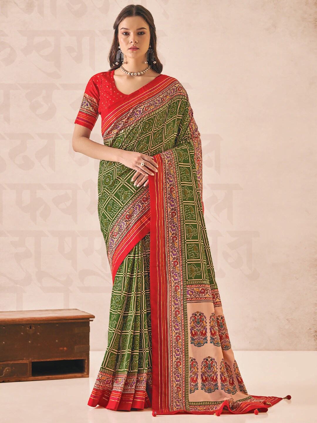 

Saree mall Green & Red Bandhani Printed Saree