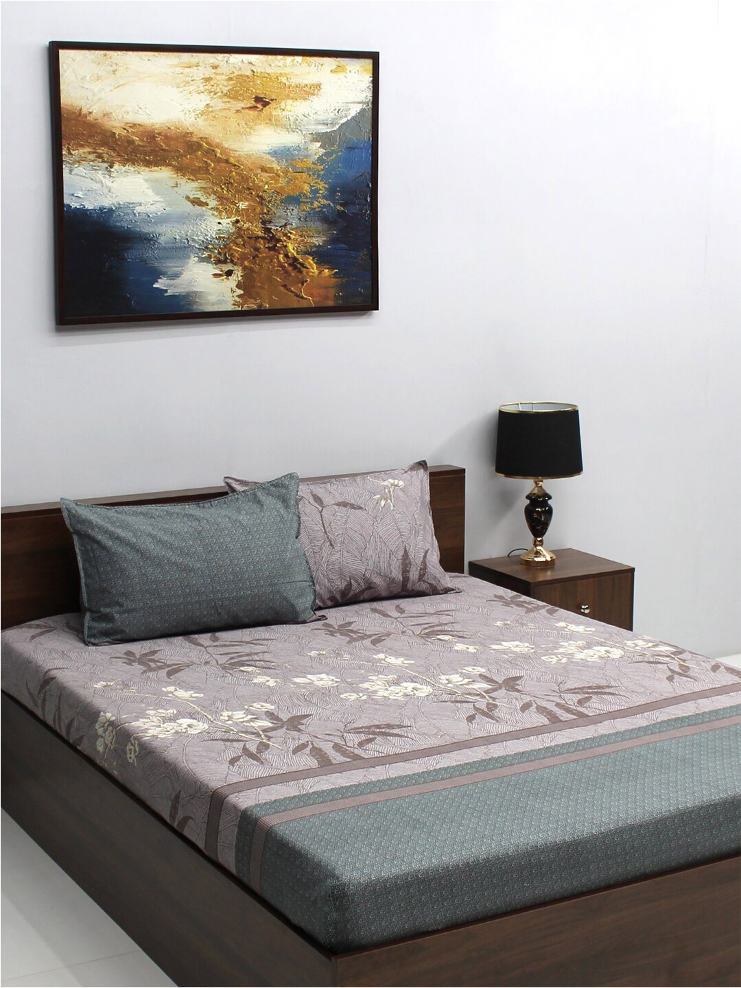 

Raymond Home Serene Lavender Floral Microfiber 164 TC Queen Bedsheet & 2 Pillow Covers