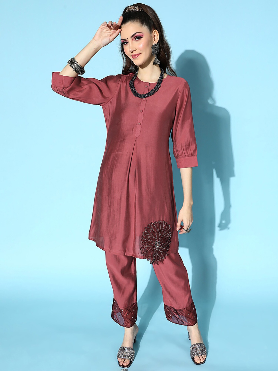 

Indo Era Embroidered Regular Sequinned Chanderi Cotton Kurta with Trousers, Mauve