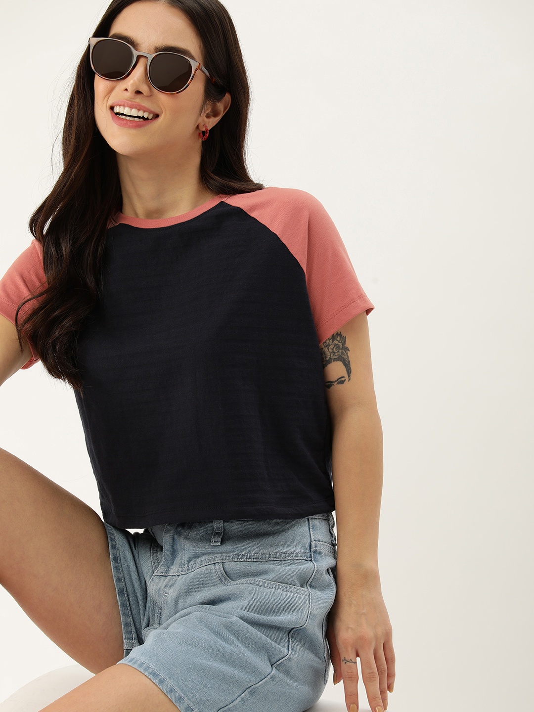 

Mast & Harbour Reglan Sleeves Crop T-shirt, Black