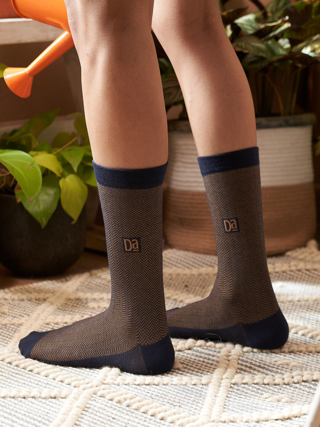 

DAMENSCH Men Aloe-Soft Calf Length Anti Odour Aloe Infused Non-Terry Socks, Brown