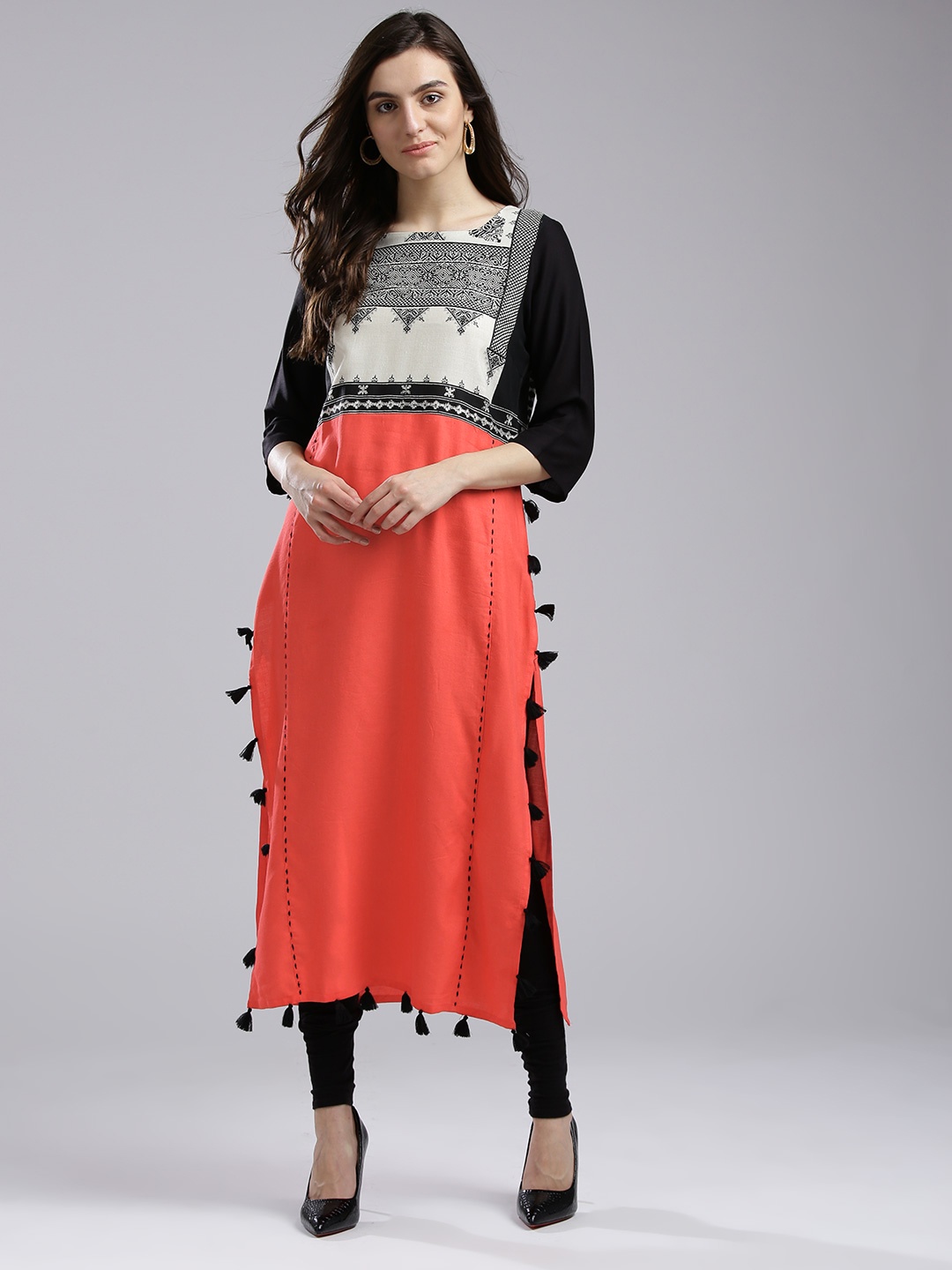 

W Women Coral Red & Black Printed Straight Kurta