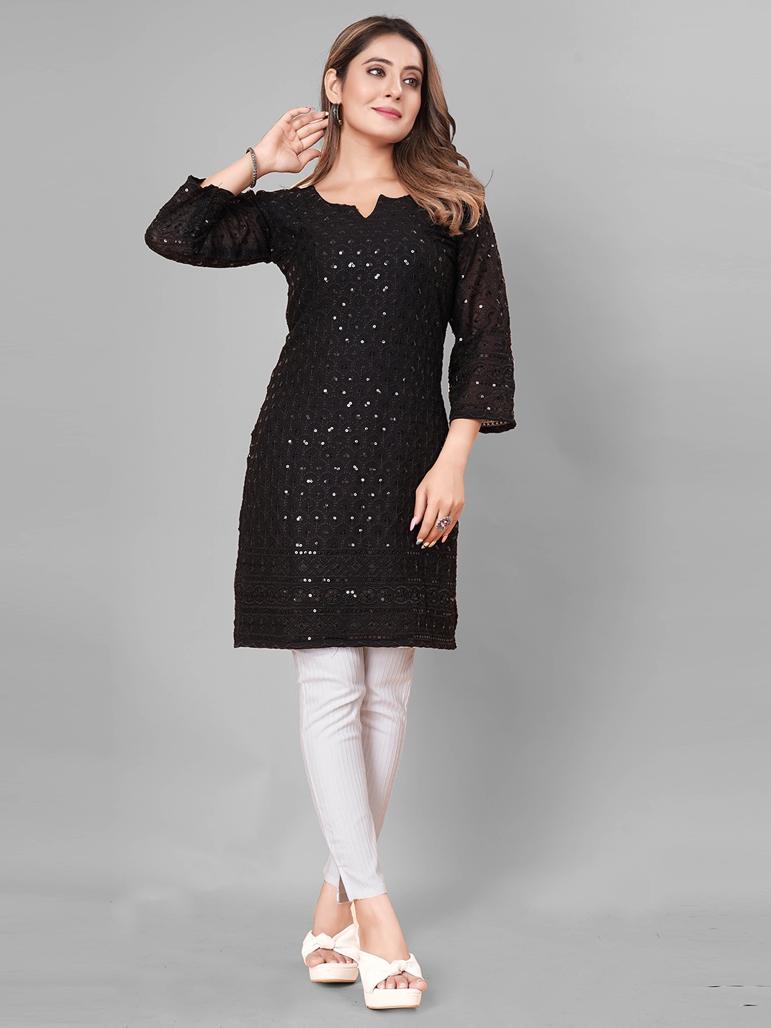 

WEAVETECH IMPEX Ethnic Motifs Embroidered Sequinned Kurta, Black