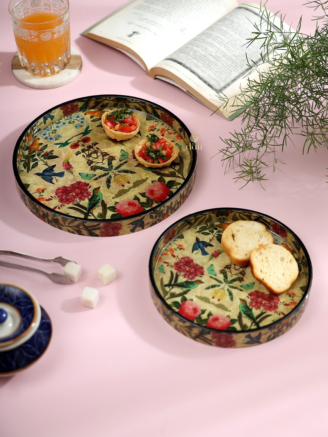 

DULI Yellow 2 Pieces Round Printed Wooden Serving Trays