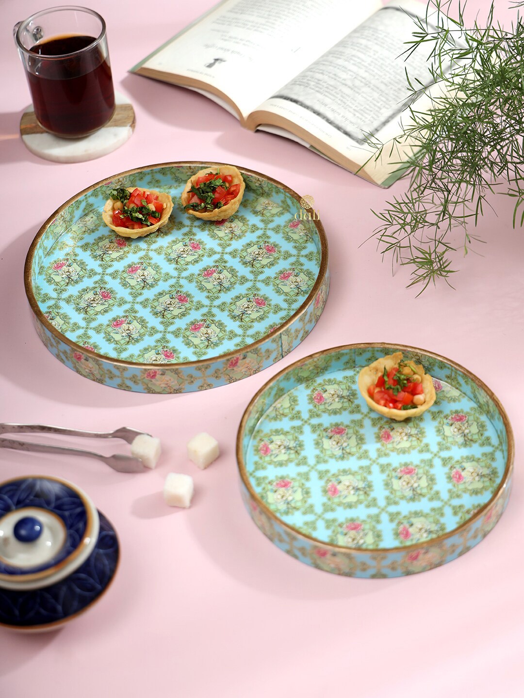 

DULI Blue 2 Pieces Round Enamel Coated Floral Textured Serving Trays