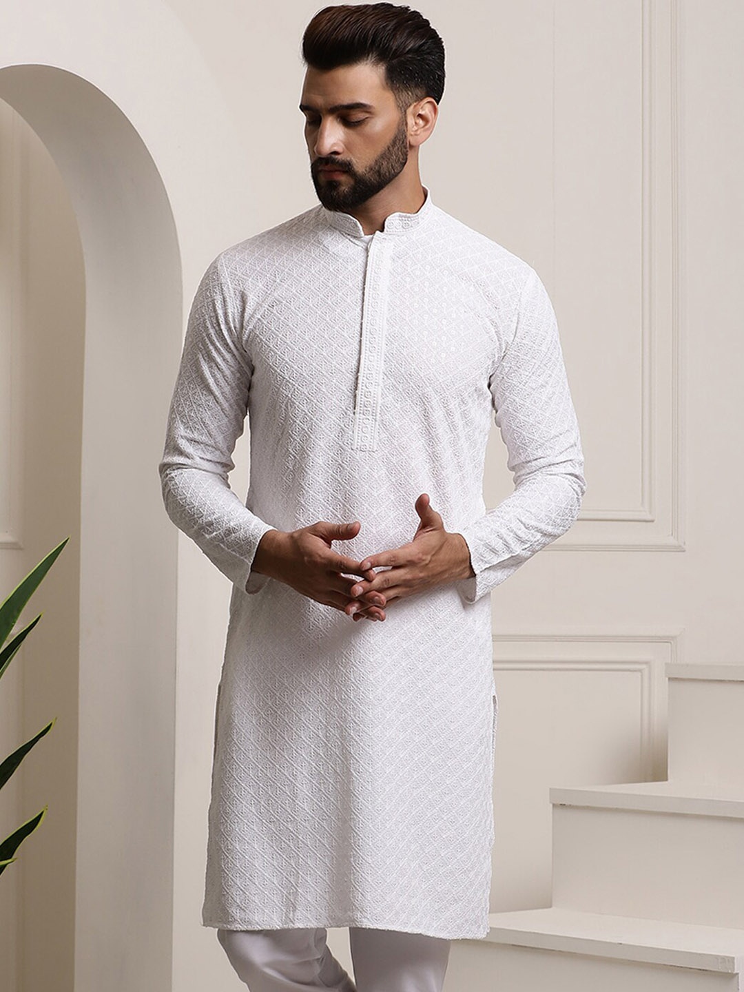 

SOJANYA Ethnic Motifs Embroidered Pure Cotton Kurta, White