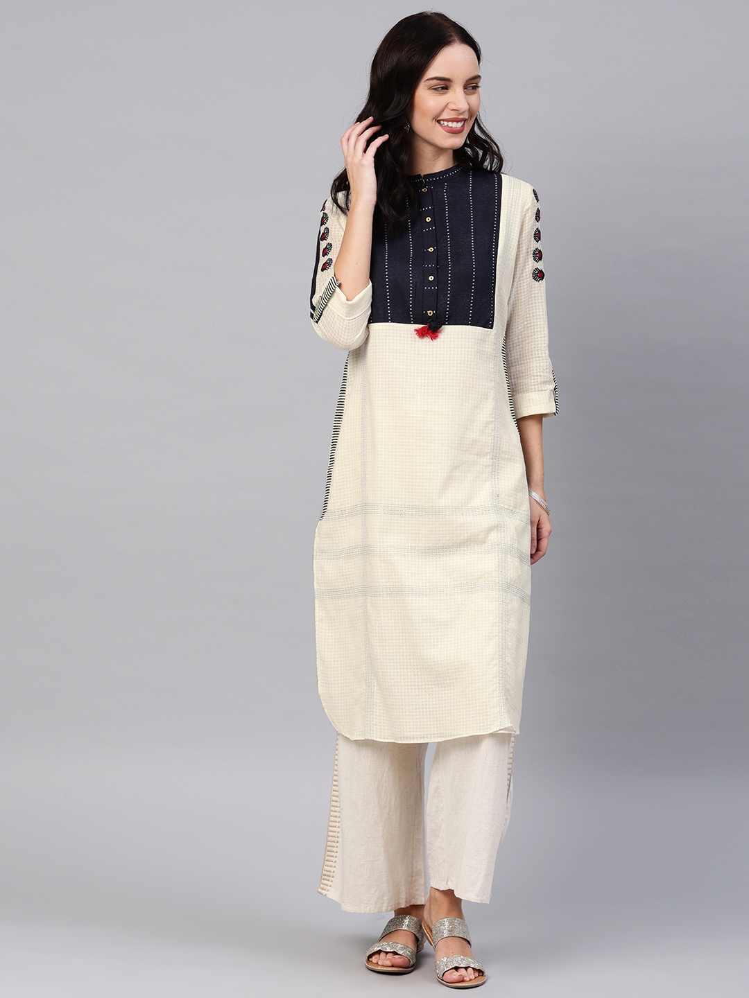 

W Women Off-White & Black Self-Checked Straight Kurta