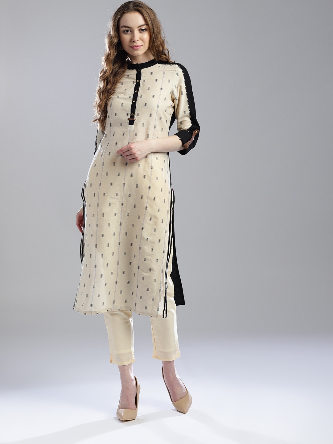 

W Women Off-White & Black Printed Straight Kurta