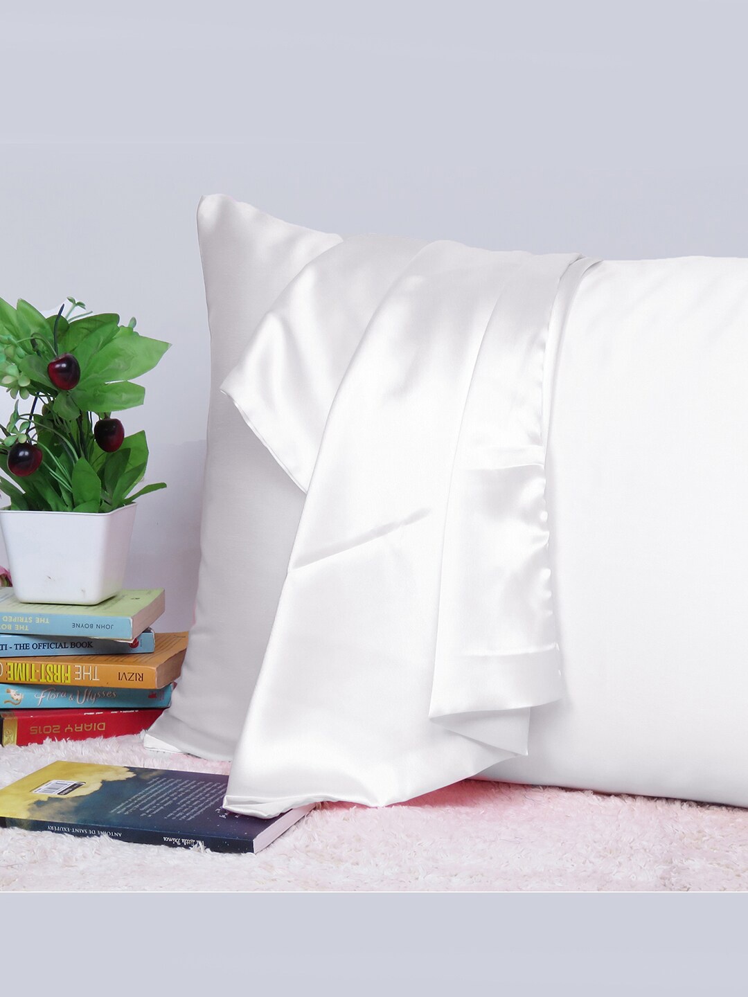

OUSSUM Riara White Single Satin Rectangular Pillow Cover