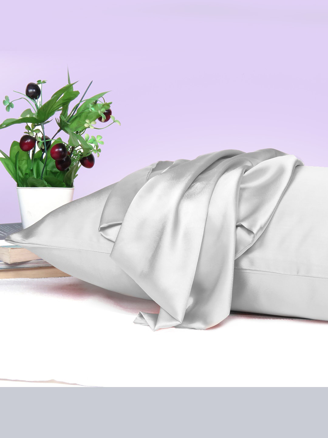 

OUSSUM Riara Grey Single Satin Rectangular Pillow Cover