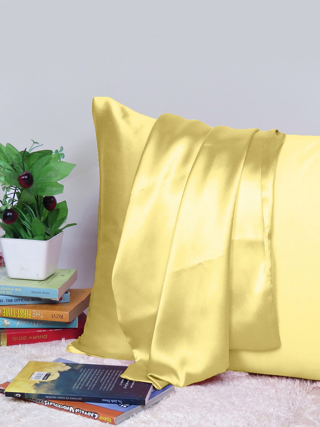 

OUSSUM Riara Yellow Satin Rectangular Pillow Cover
