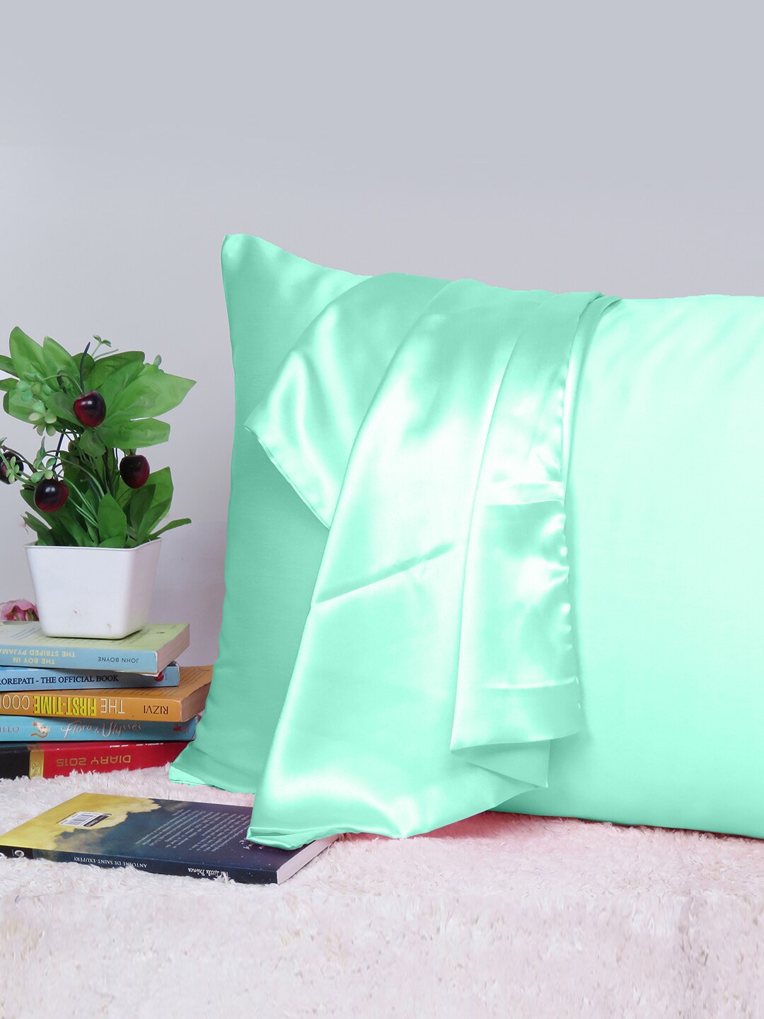

OUSSUM Riara Bay Green Satin Decorative Rectangular Pillow Cover