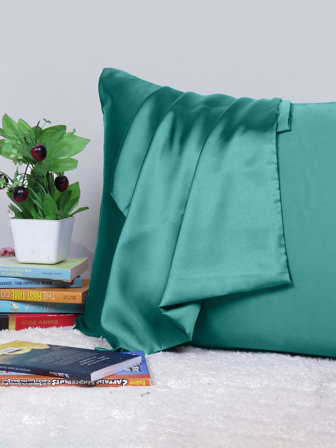 

OUSSUM Riara Teal Green Single Satin Rectangular Pillow Cover