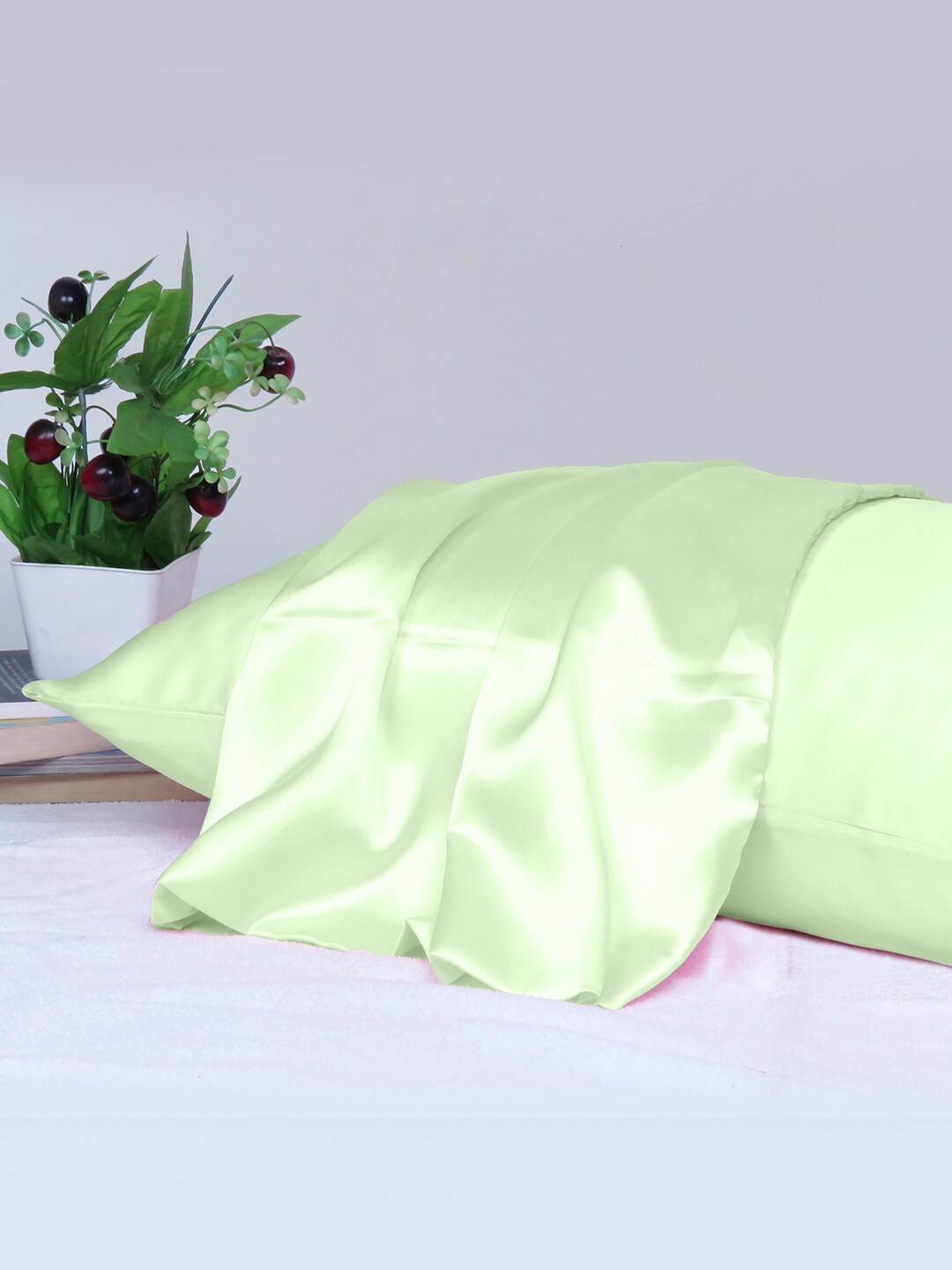 

OUSSUM Riara Olive Green Satin Rectangular Pillow Cover