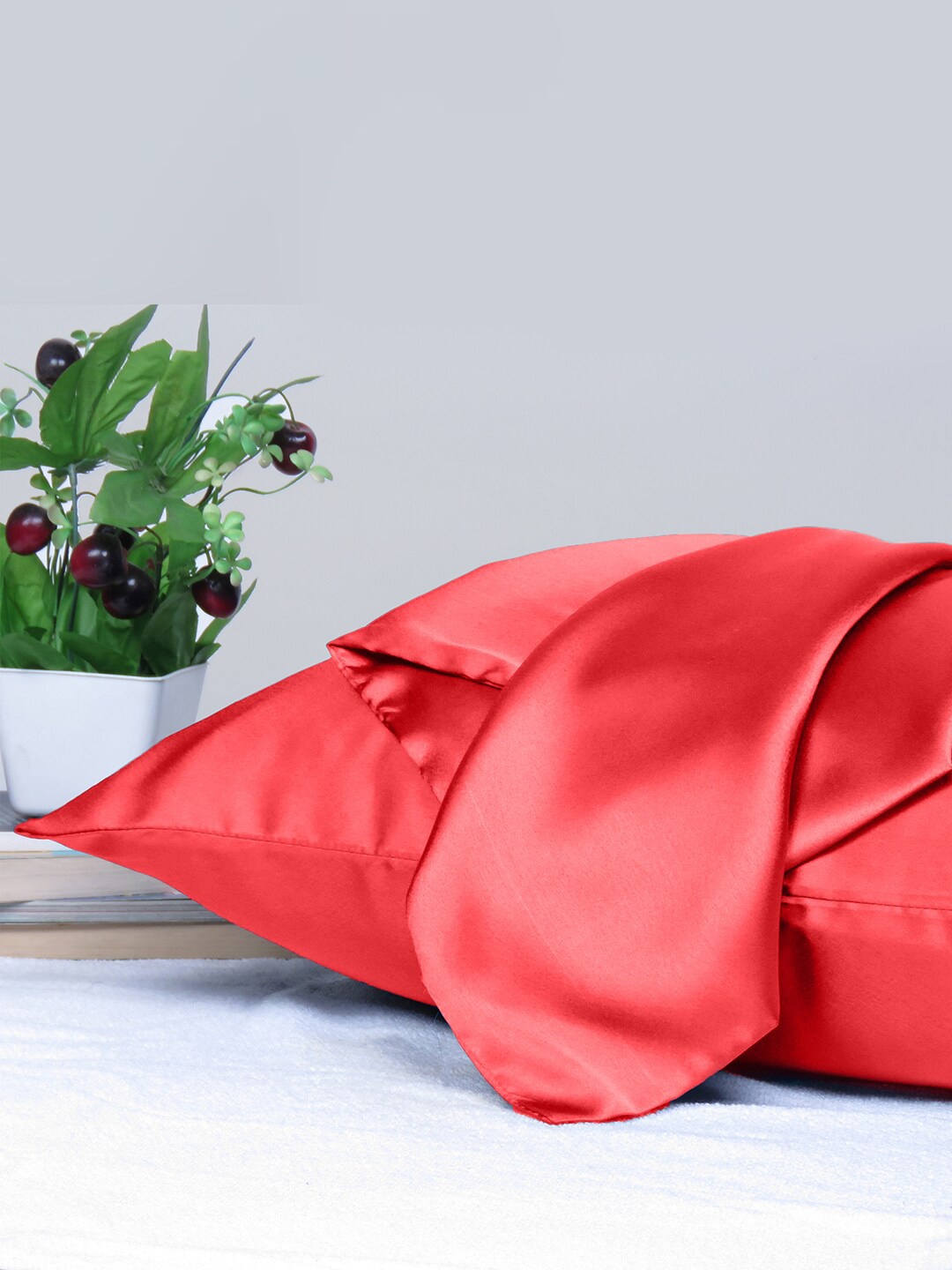 

OUSSUM Riara Red Satin Rectangular Pillow Cover