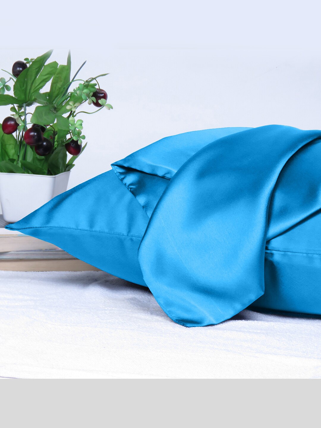 

OUSSUM Riara Blue Satin Rectangular Pillow Cover