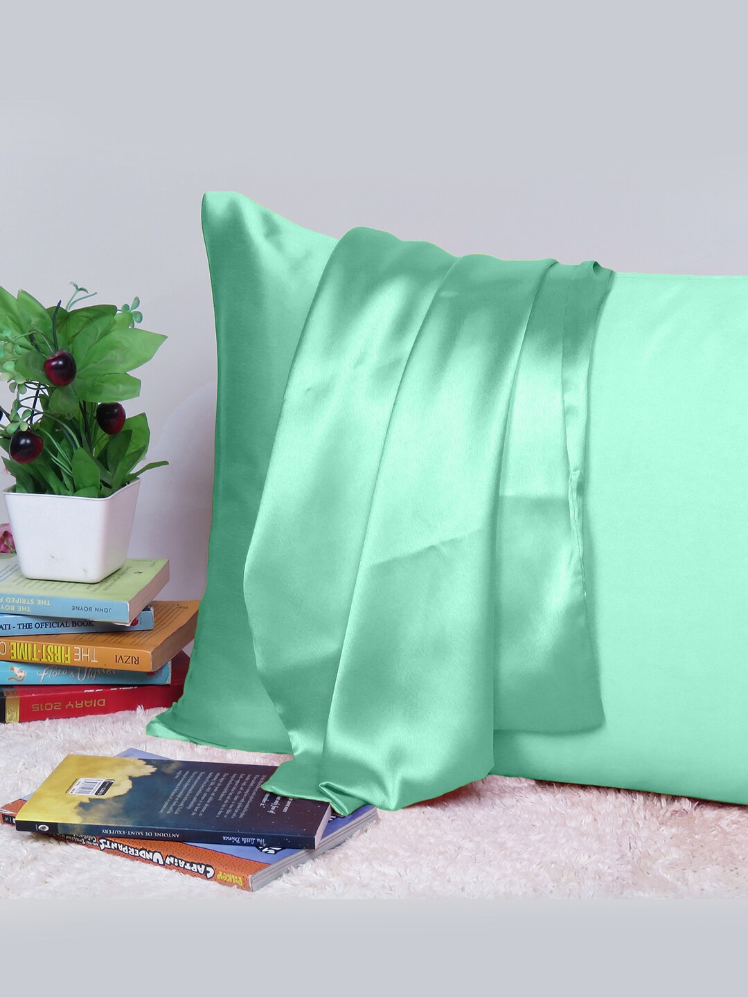 

OUSSUM Riara Green Satin Rectangular Pillow Cover