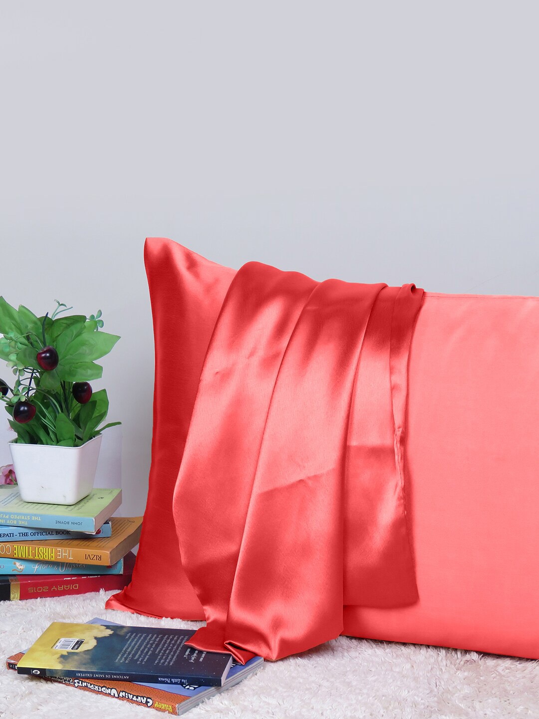 

OUSSUM Riara Red Satin Rectangular Pillow Cover