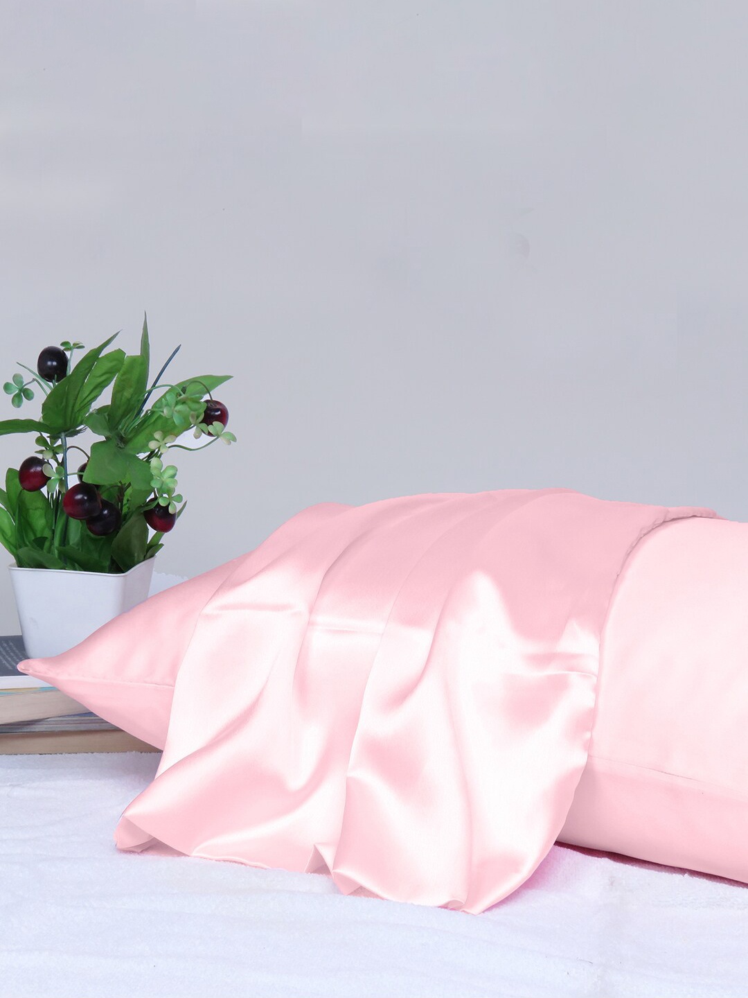 

OUSSUM Riara Rose Satin Rectangular Pillow Cover