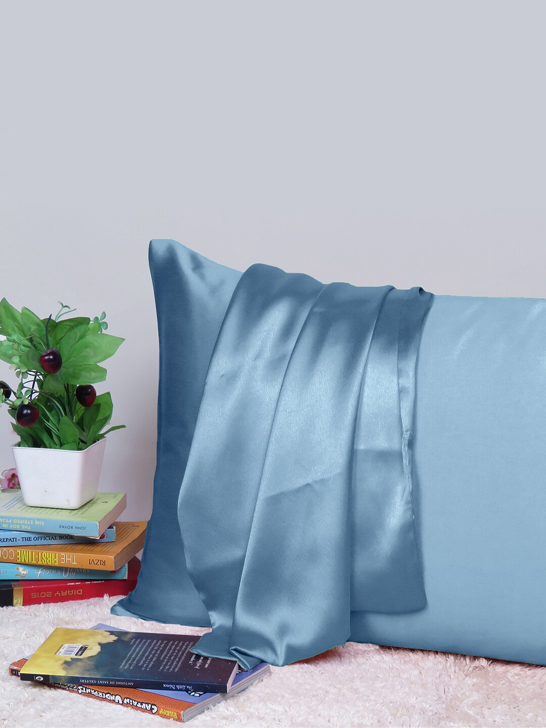 

OUSSUM Riara Blue Satin Rectangular Pillow Cover