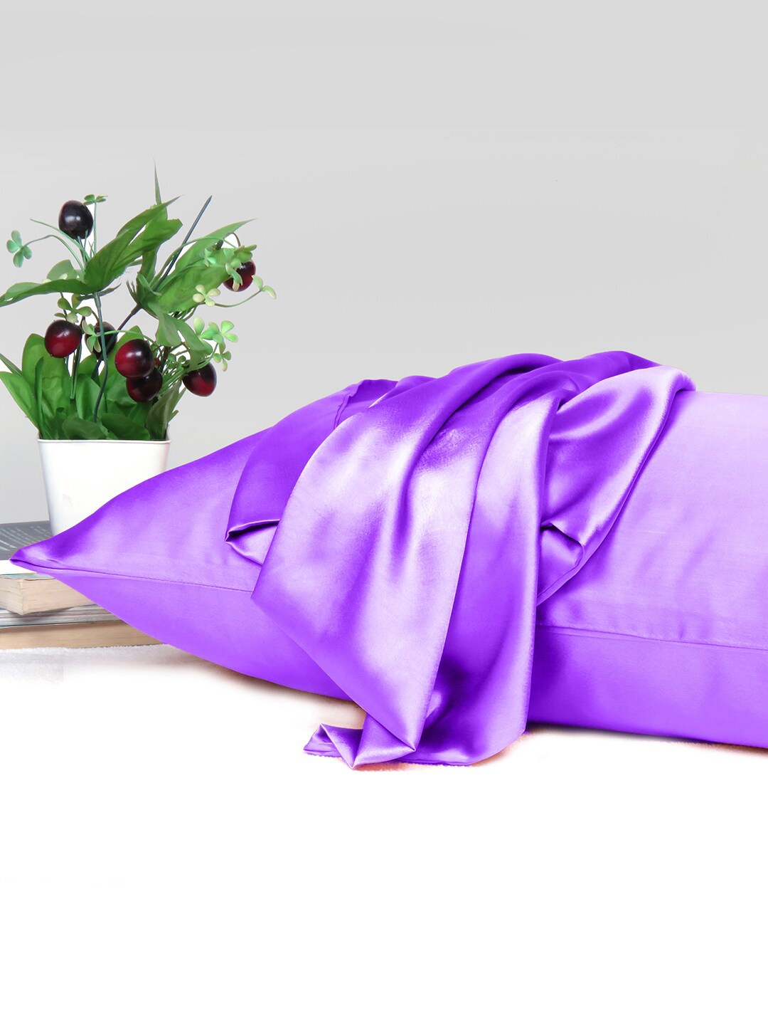 

OUSSUM Riara Violet Satin Rectangular Pillow Cover