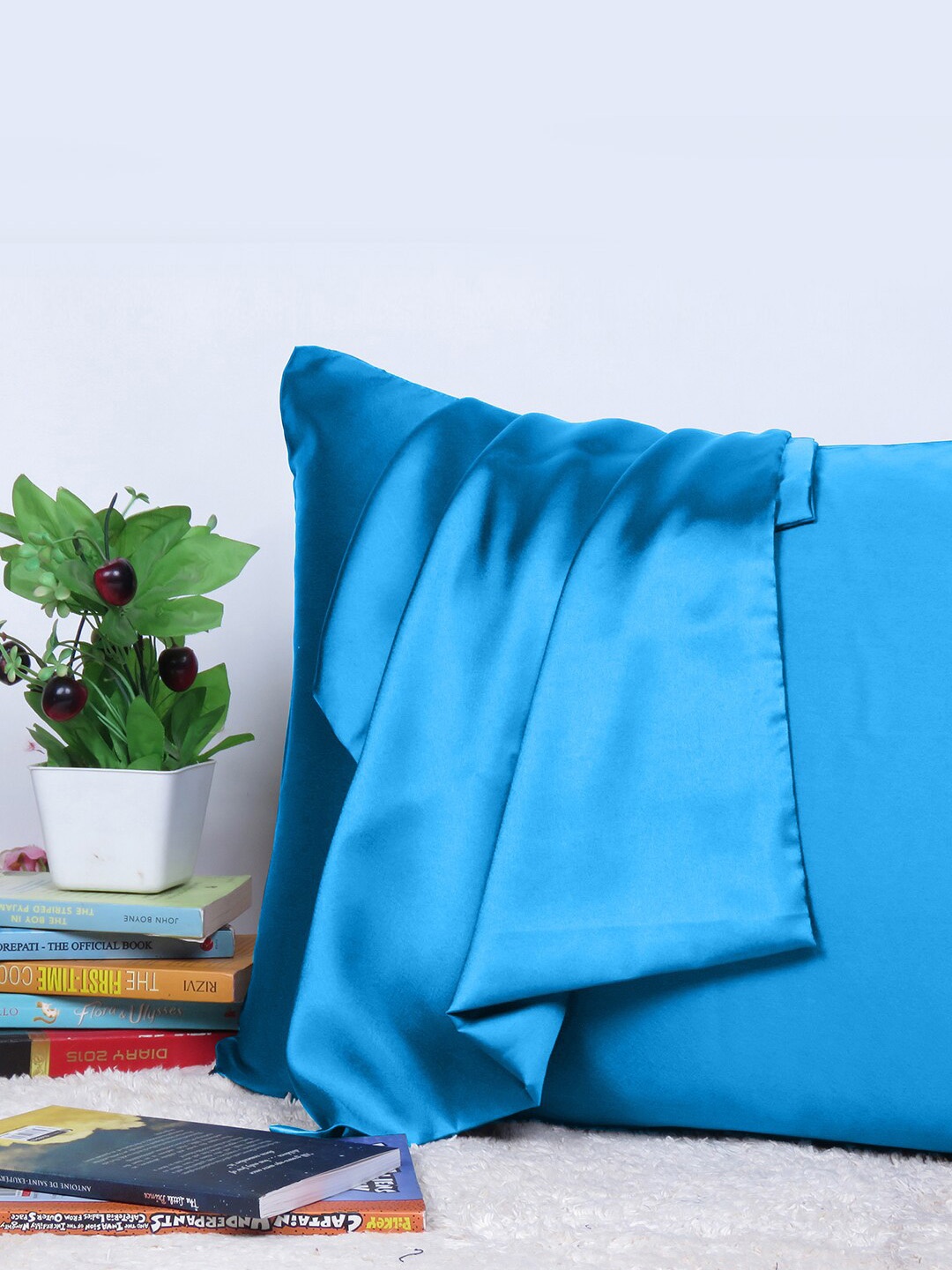 

OUSSUM Riara Blue Satin Rectangular Pillow Cover