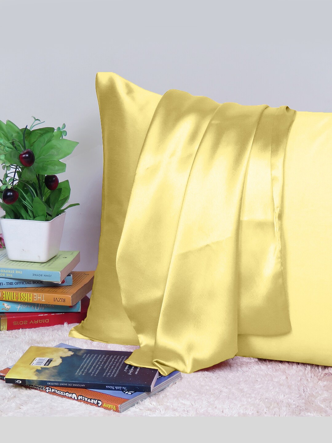 

OUSSUM Riara Yellow Satin Rectangular Pillow Cover