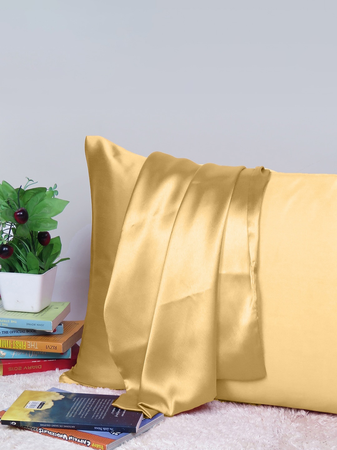 

OUSSUM Riara Beige Satin Rectangular Pillow Cover, Gold