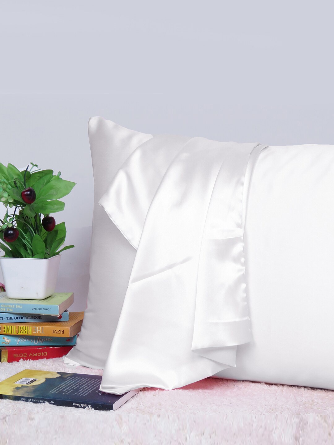 

OUSSUM Riara White Single Satin Rectangular Pillow Cover
