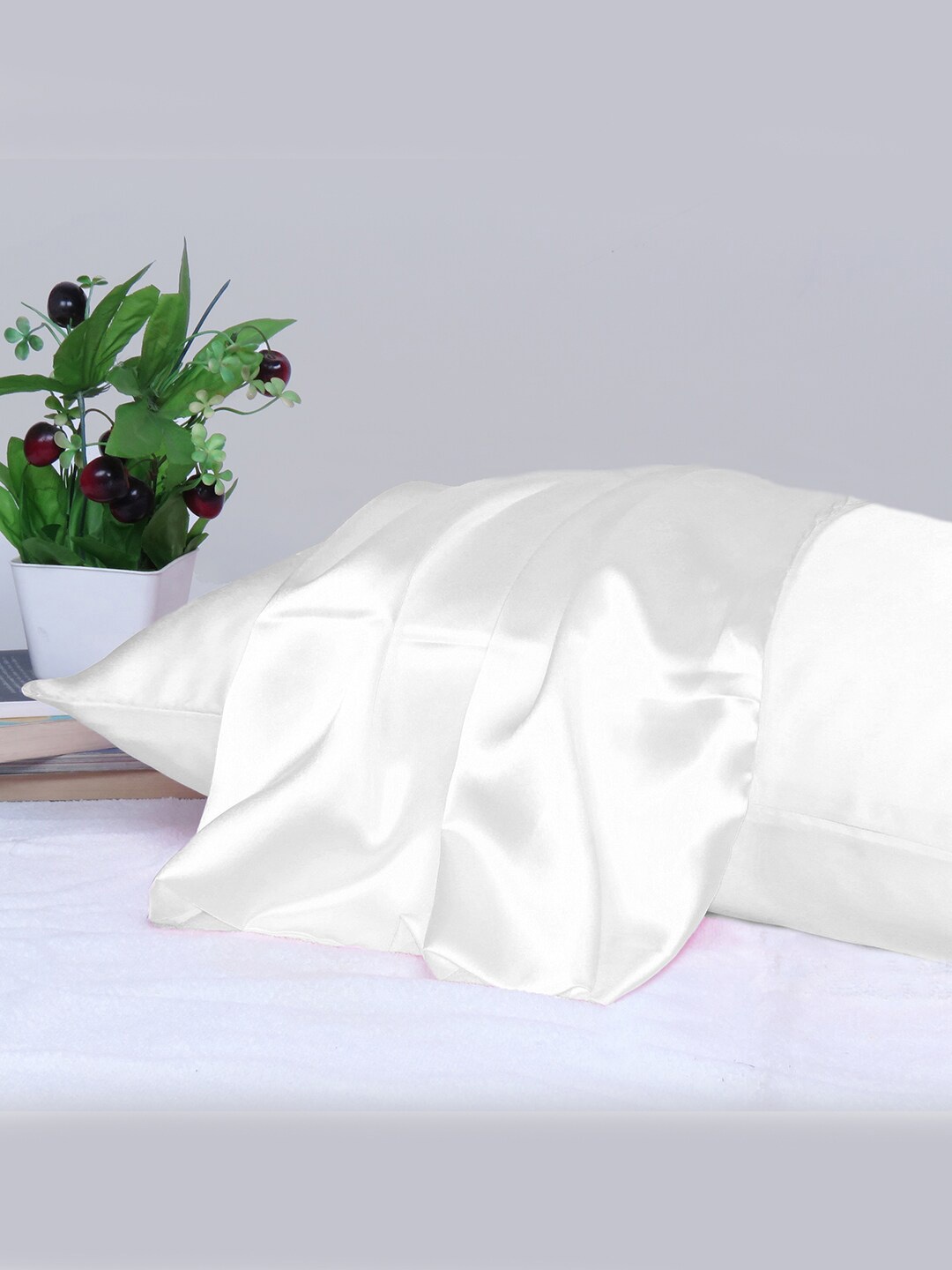 

OUSSUM White Single Satin Rectangular Pillow Cover