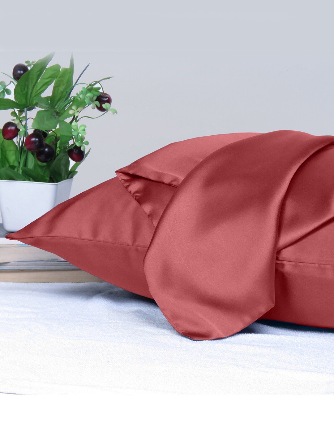 

OUSSUM Riara Red Satin Decorative Rectangular Pillow Cover